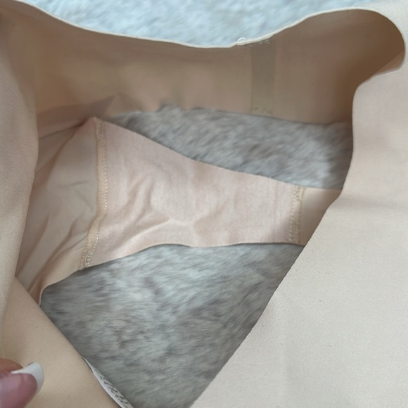 SPANX | Undie-tectable® Smoothing Thong, Soft Nude, Size S, NWT - Picture 7 of 12